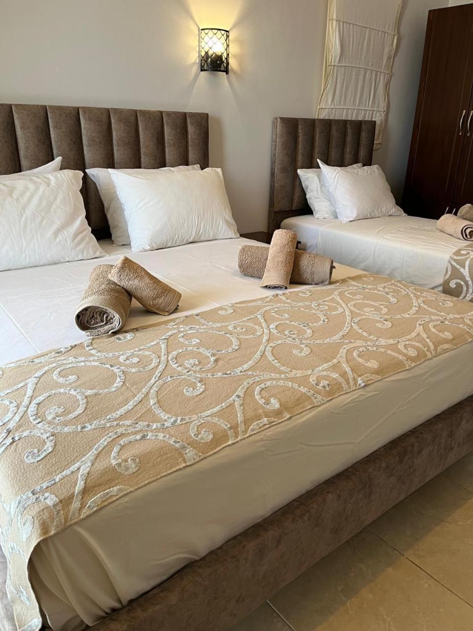 Bluemoon Suites Sarandë Exterior foto